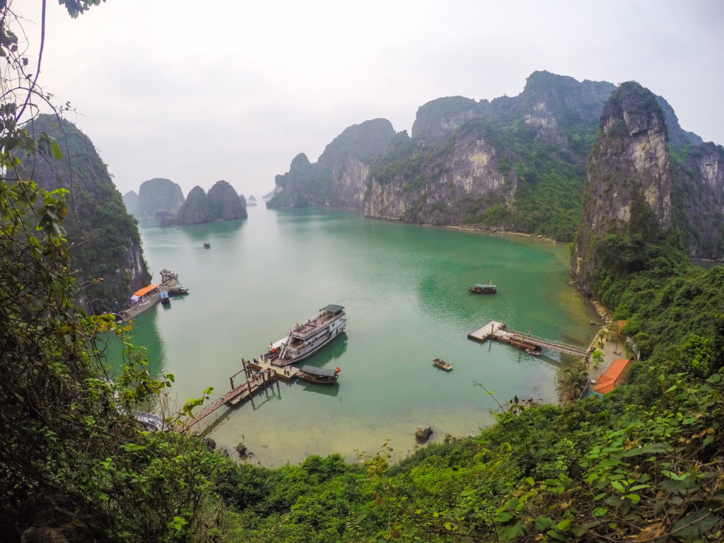 Why Ha Long Bay is One of the New 7 Wonders of Nature | Fotourista